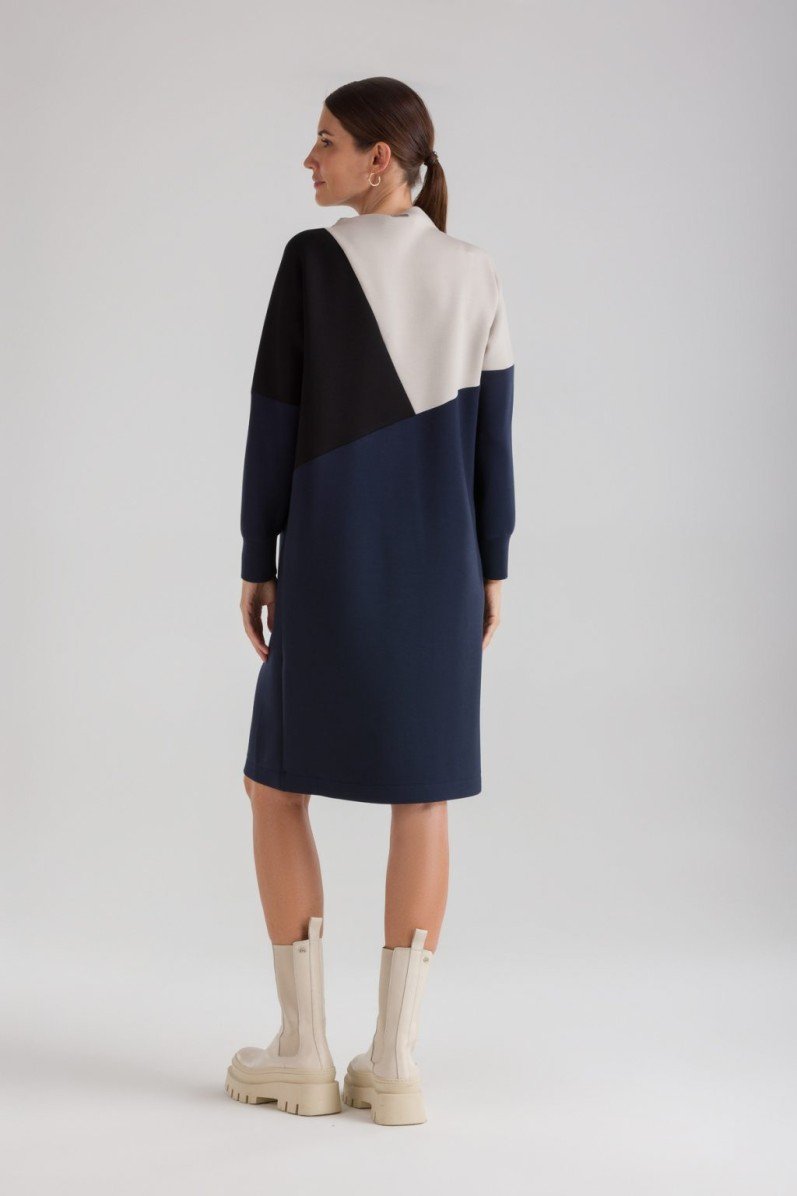 Платье прямое Helmidge