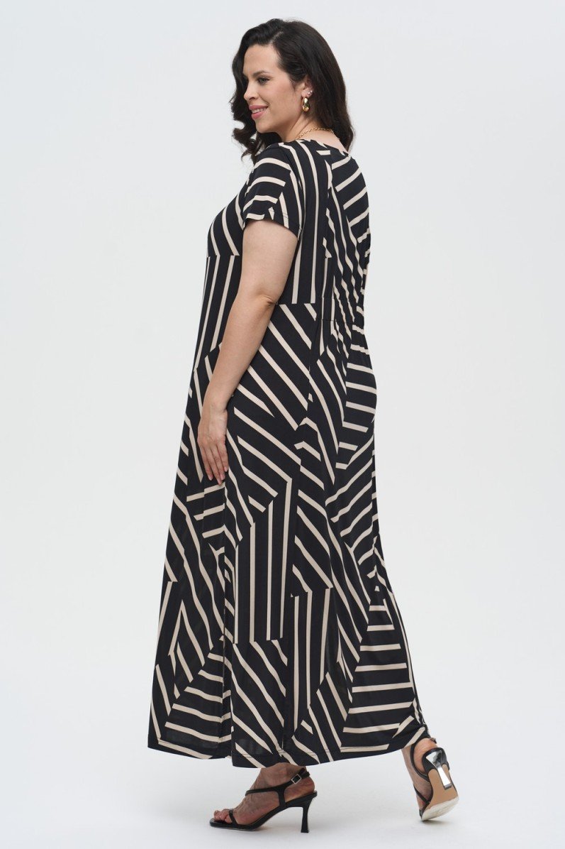 Платье приталенное INTIKOMA